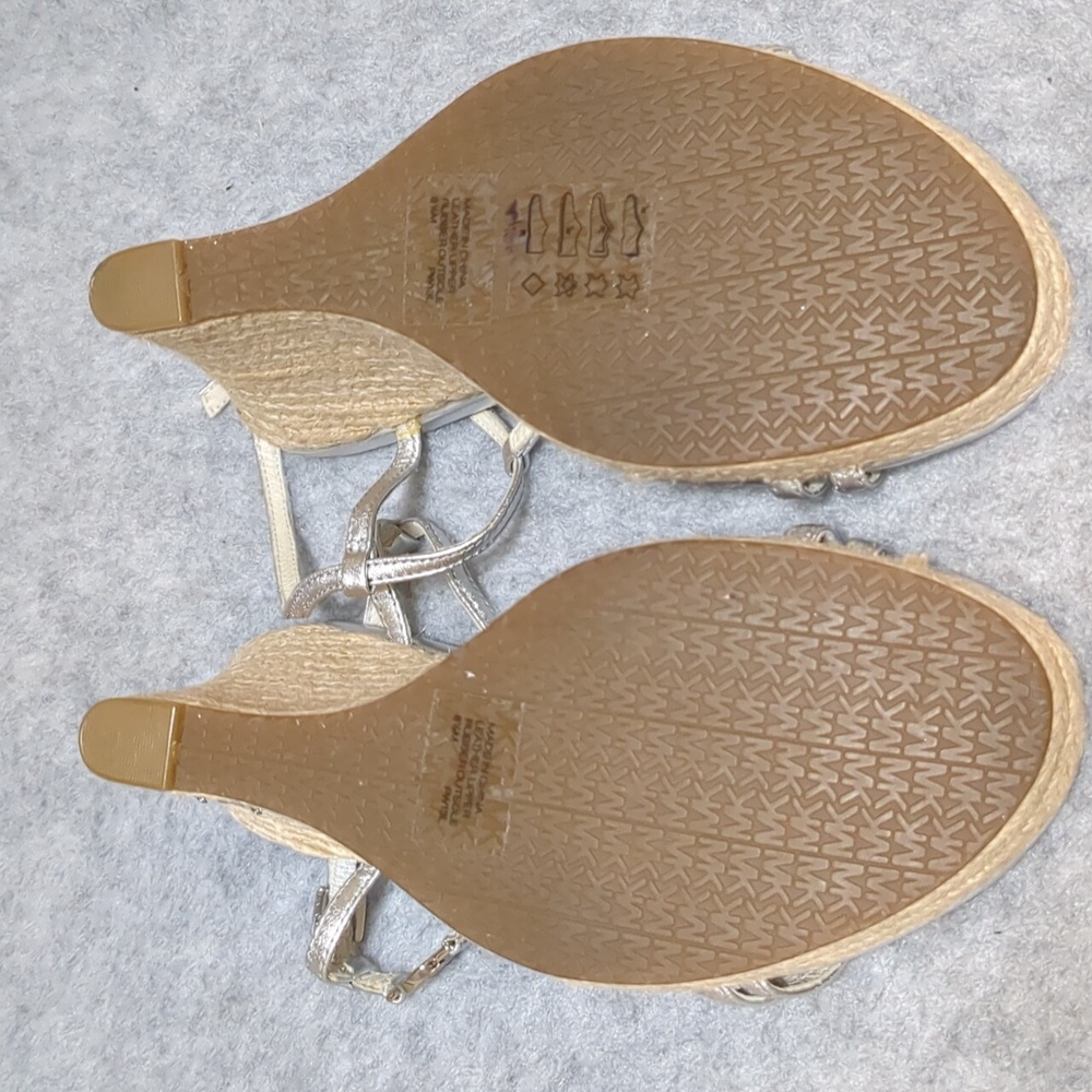 Michael Kors Kami T Strap Sandal silver  Wedges size 8.5 - Picture 6 of 11